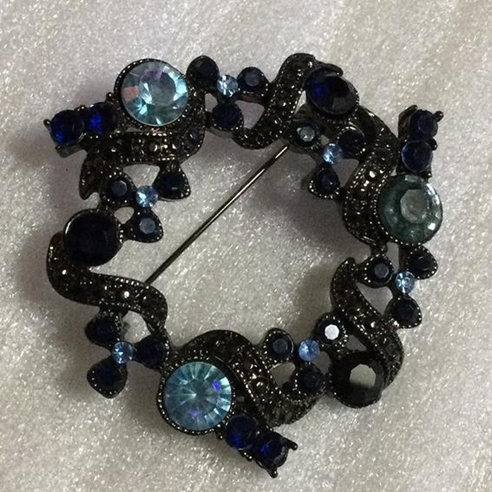 Blue Rhinestone Brooch - Picture 3 of 4